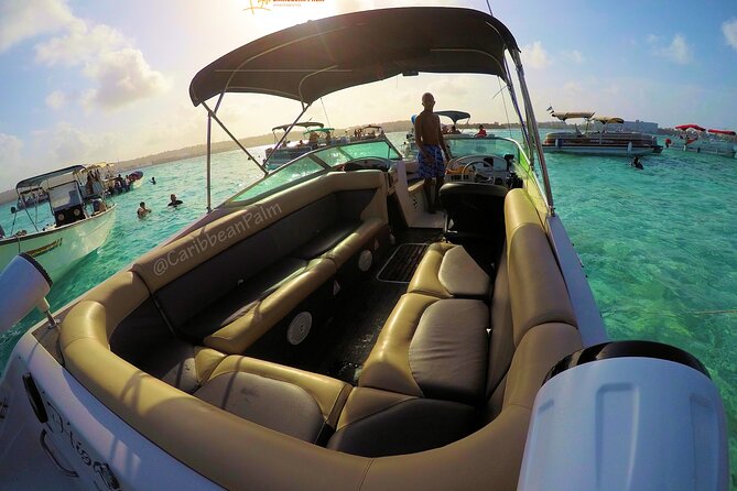 Private Tour in luxury BOAT over the sea of 7 colors - Bass White Watta and Barrier Reef: Reef Country in One Day
