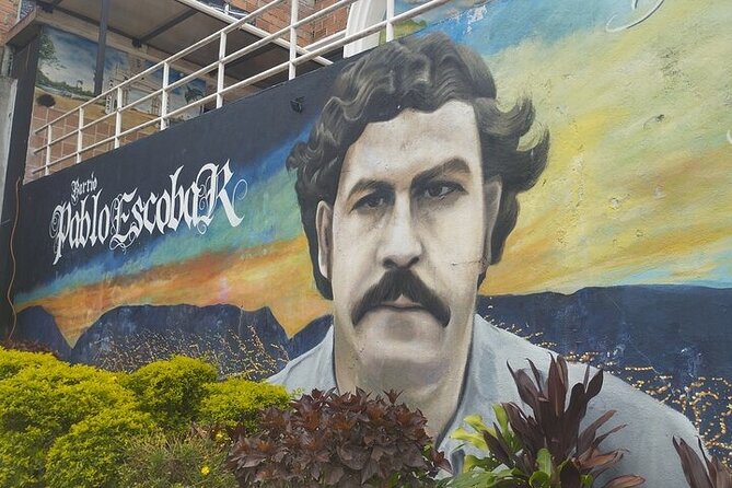 Private Tour in Pablo Escobar and Comuna 13 with Cable Car - Cable Metro at Metro San Javier: Seeing Comuna 13 From Above