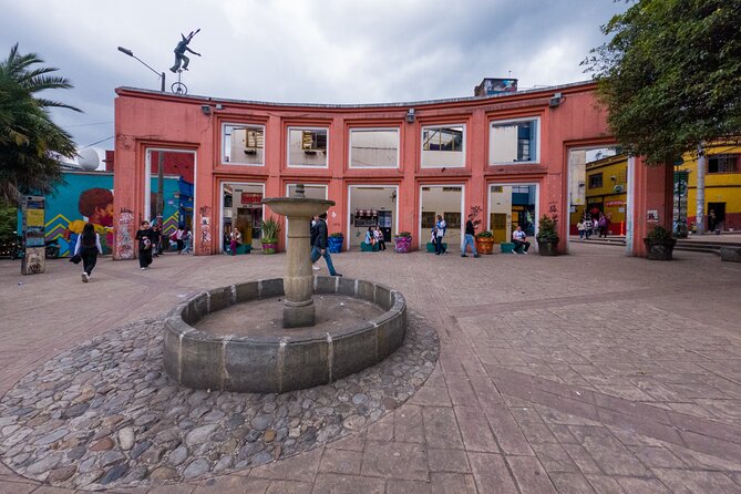 Private Tour of La Candelaria, The history of Bogotá - Plaza Del Chorro Del Quevedo: the walk’s smart opening