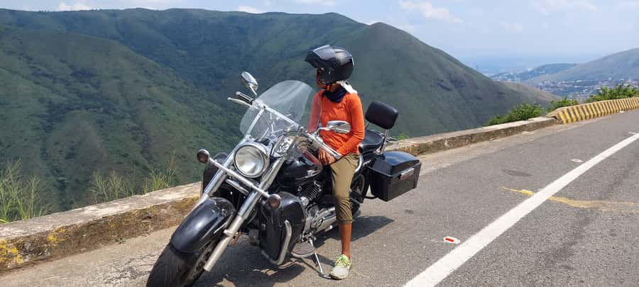 Private Tour on a 1100cc Cruiser Motorcycle - Jairo Varela Square: Your Cali Photo Stop and Timing Reset