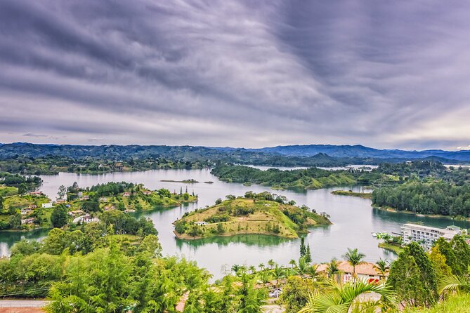 Private Tour To Guatape From Medellin - Private transport and timing that keeps you off the herd