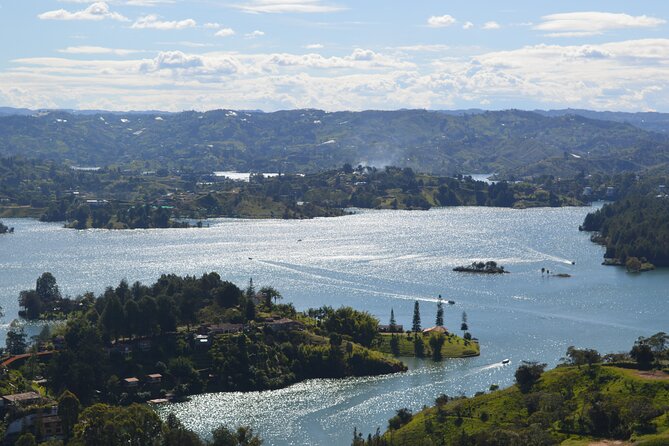 Private tour to Guatape with a local - Guatapé Town Walk: Street of Memories, Street of Umbrellas, and a Coffee Break