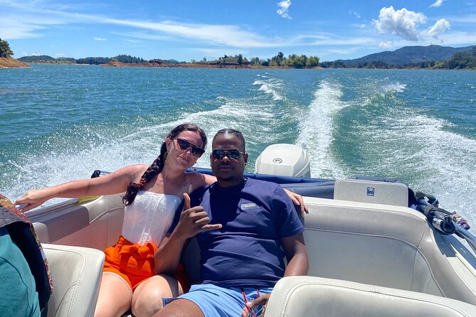 Private Tour to Guatapé with Helicopter Boat Ride and Roca Peñol - Guides and group size: why the private format matters