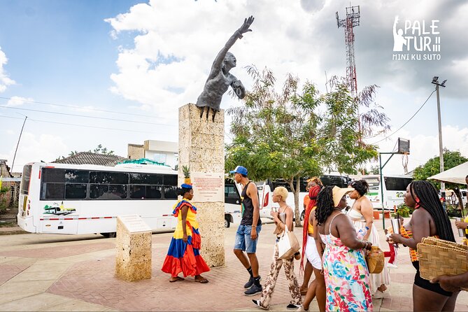 Private Tour with Certified Guide of San Basilio De Palenque - Stop 1: Monumento a Benkos Bioho, a smart history opener