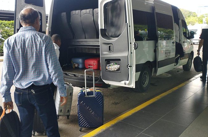 Private Transfers Airport and Hotels in Cartagena - Who This Transfer Suits Best (and Who Should Compare Options)