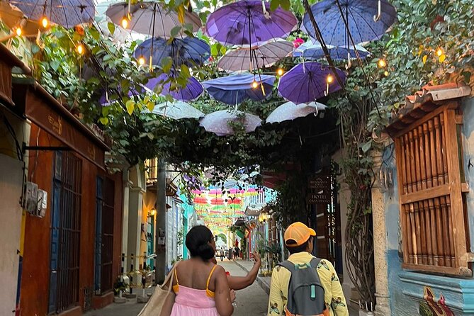 Private Walking Tour in Cartagena Walled City & Getsemaní - Pedro de Heredia’s area to Portal de los Dulces: the contrast of the painful and the sweet