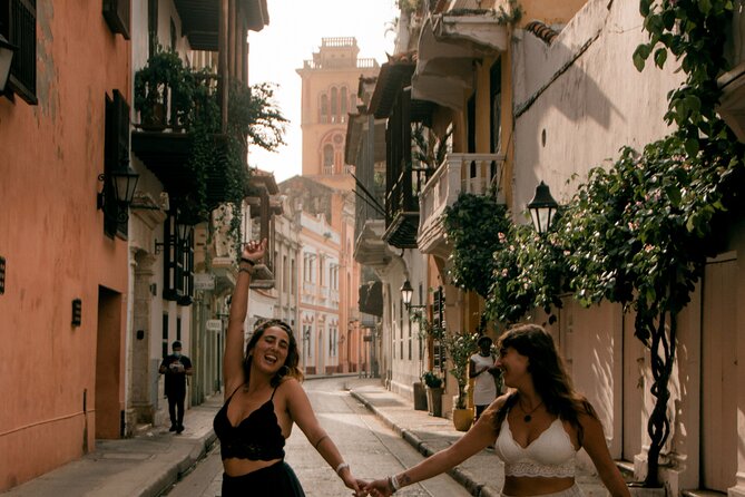 Private Walking Tour in Walled City and Getsemani Cartagena - Entering Cartagena with a guide instead of a map