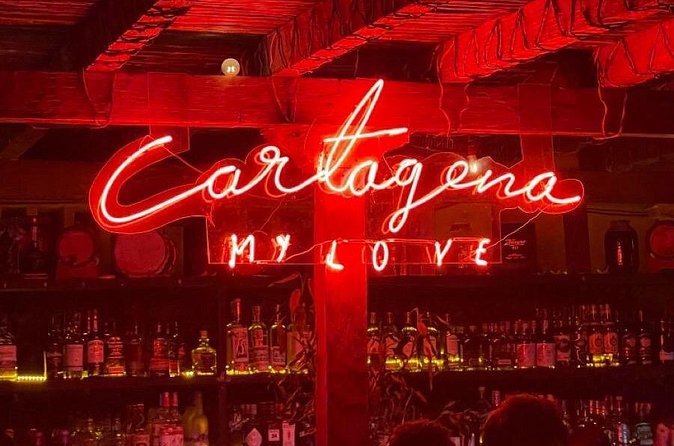 Pub Crawl Nightlife in Cartagena - The First Bar Stop: Welcome Shot and Latin Fusion Bites