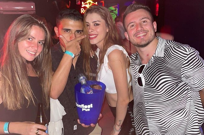 Pub Crawl Nightlife in Cartagena - Group Size, Fitness Level, and What to Wear for a Night Crawl