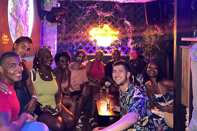 Pub Crawl Nightlife in Cartagena - 9:00 pm Start at Parque Reloj SolarCra: The Easiest Way to Begin