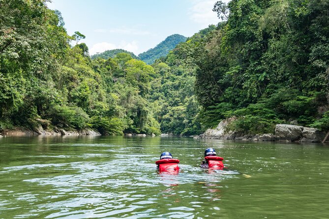 Rio Verde 2 day Expedition - Rafting Medellín - Rio Verde jungle rafting is a close call from Medellín