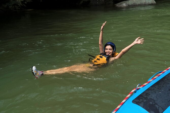 Rio Verde Day Trip - Rafting Medellín - Getting out of Medellín and into the Rio Verde zone