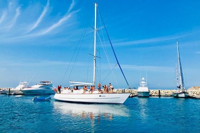 Sailing to Tayrona with Luis and his team: Unique! - The sail out: Taganga bays and Isla Aguja are built into the route