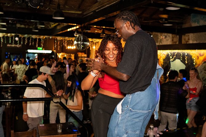 Salsa & Bachata Nightlife Tour in Medellín with a Local Dancer - Key things to know before you go