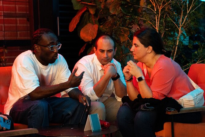 Salsa & Bachata Nightlife Tour in Medellín with a Local Dancer - Medellín at 8 pm: why this dance night feels local