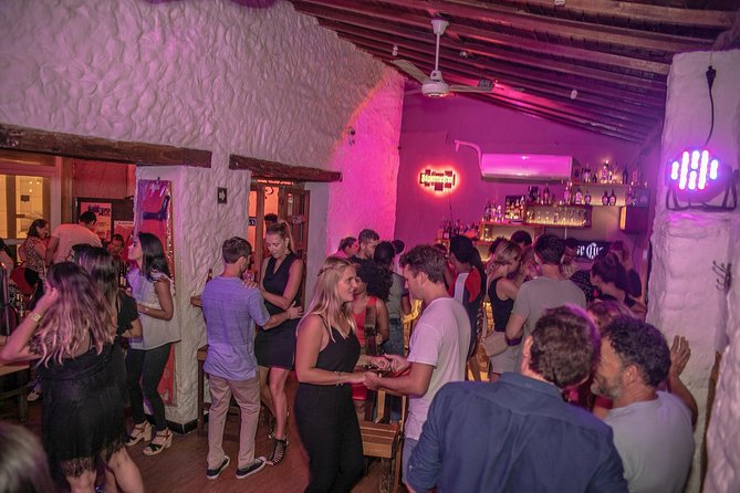 Salsa Tour in Cartagena with admission Ticket to Café Havana - Quick hits before you go