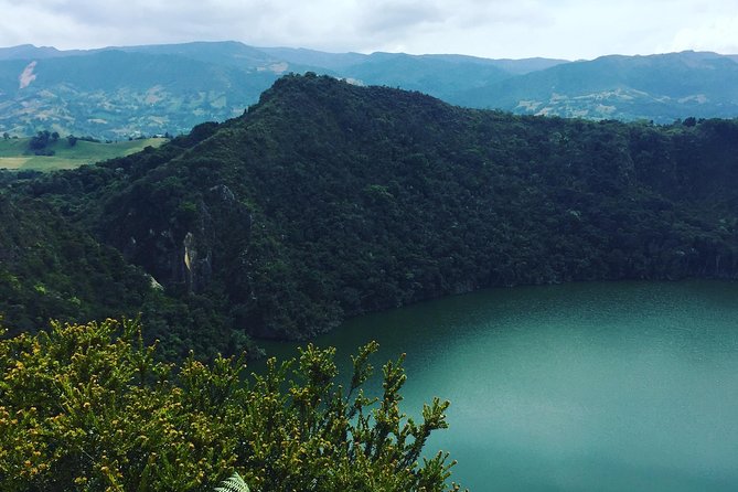 Salt Cathedral Tour along with the Legendary Lake Guatavita - Stop 1 in Zipaquirá: colonial square, then a real lunch break