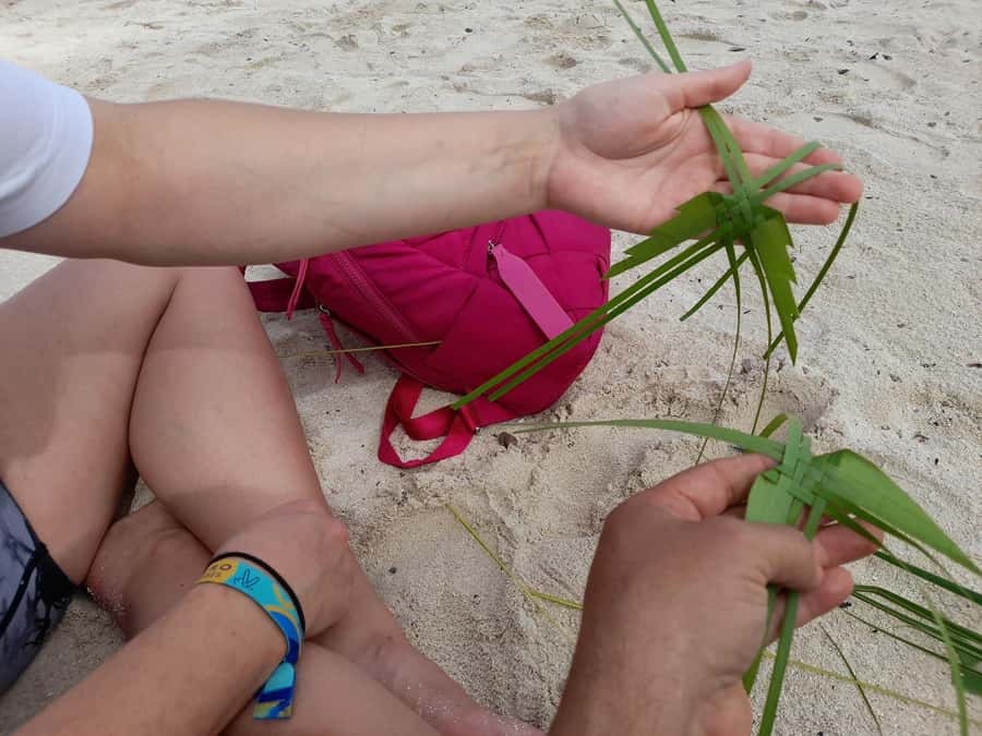 San Andres: Coco Art Workshop - Where Coconut Palm Craft Feels Like a Local Trade, Not a Show