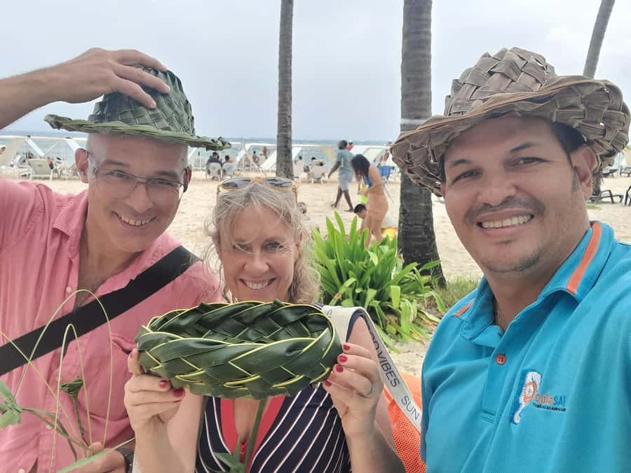 San Andres: Coco Art Workshop - Getting There: Bolívar Park Meet-Up, Then a Short Scenic Transfer