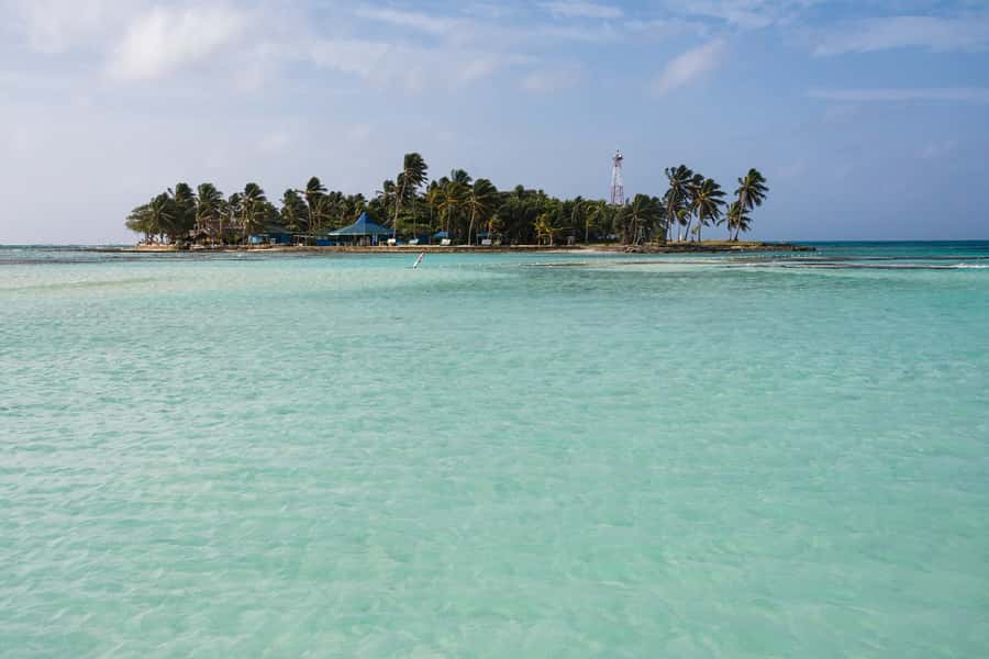 San Andrés: Guided Cays and Mangroves Tour - Rose Cay (Cayo Acuario): the natural aquarium stop