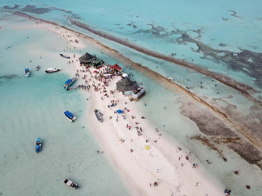 San Andrés: Island Pontoon Boat Tour - El Palito: your first swim break and easiest snorkeling window