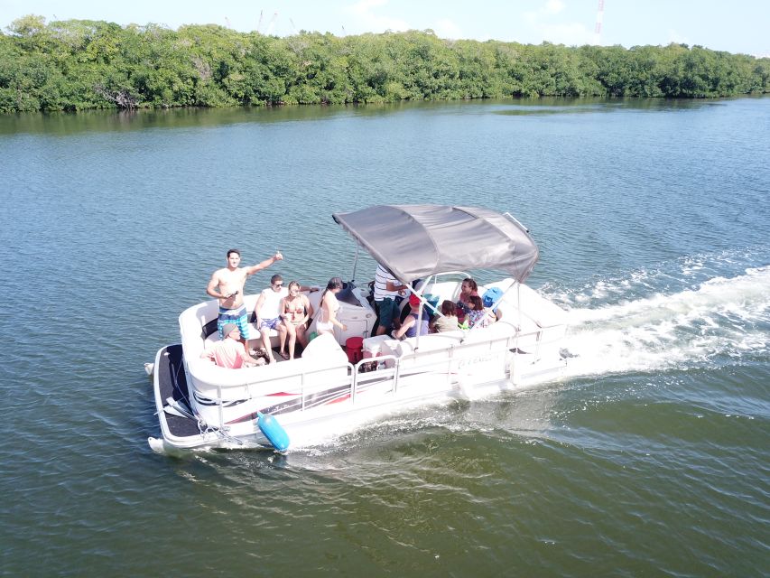 San Andrés: Island Pontoon Boat Tour - Music, dancing, and the pace of a full day