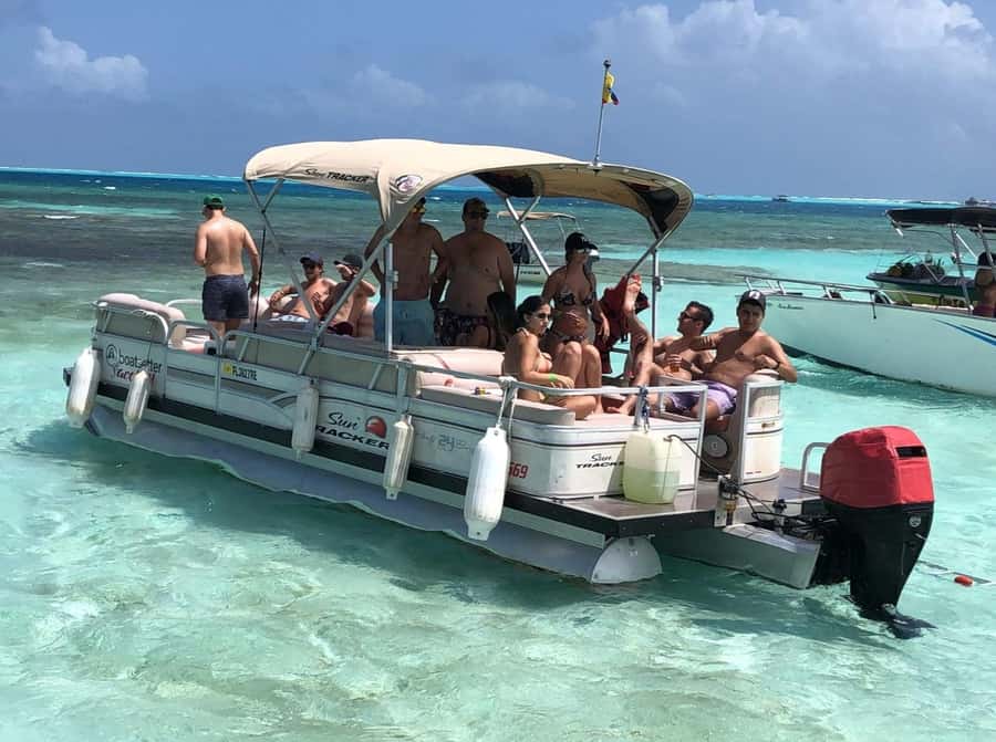 San Andres Island Tour In Shared Pontoon - Key highlights that make this pontoon day work
