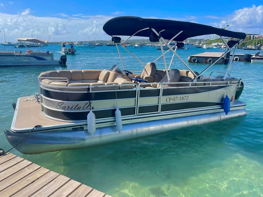 San Andres Island Tour In Shared Pontoon - The inner bay walk: where you start seeing why locals care