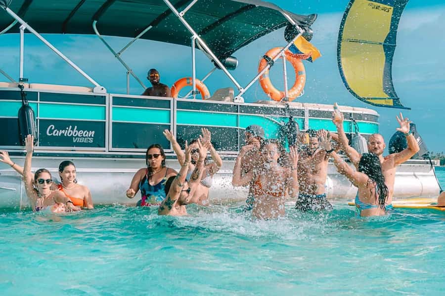 San Andres Island Tour In Shared Pontoon - Getting started: Marina Toninos, meeting point, and first timing reality