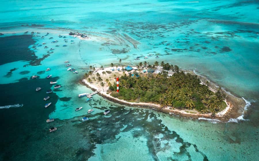 San Andres: Natural Aquarium Tour - Getting there: meeting at Muelle de la policia and the 15-minute airboat