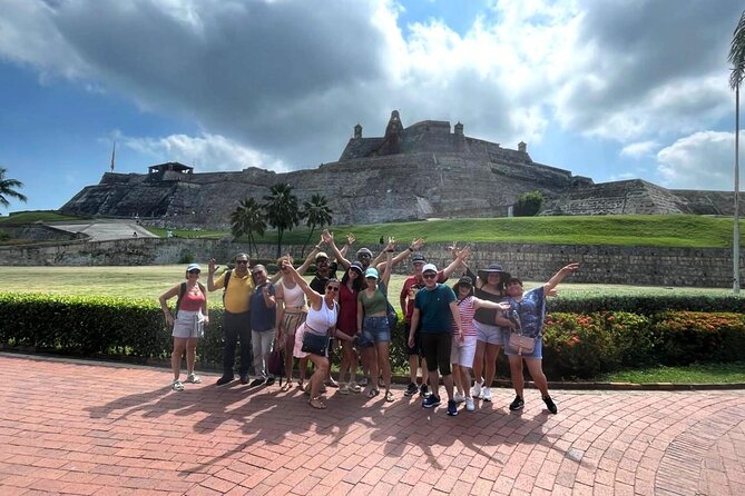 San Felipe Castle and Getsemani Walking Tour with tickets - Why this Getsemaní and San Felipe Castle combo works in 3 hours