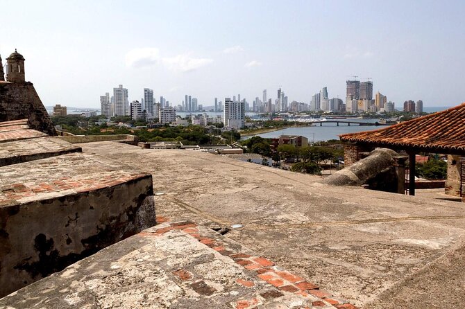 San Felipe Castle and Getsemani Walking Tour with tickets - Logistics That Matter: Meeting, End Point, and Group Size