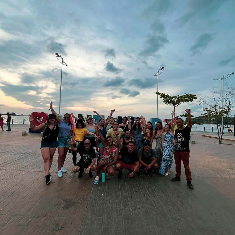 Santa Marta A Historical & Street food Experience - Bolívar Square and Simon Bolivar Park: politics you can see in the streets