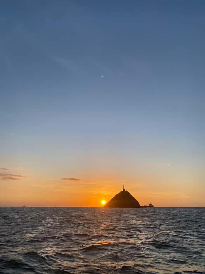 Santa Marta Bay: Sunset on a sail boat - The step-by-step flow, from safety briefing to return at 8 pm