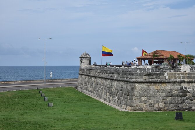Santa Marta ↔ Cartagena Transfer with Barranquilla City Tour - Door-to-door pickup in Santa Marta, drop-off in Cartagena