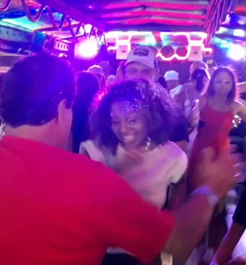 Santa Marta: Rumba en Chiva con animador a bordo y Espuma! - Price and value: is $25 a good deal for a 3 hour night?