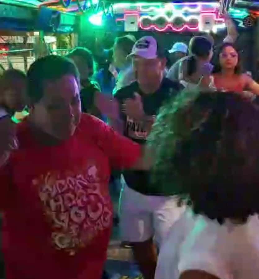 Santa Marta: Rumba en Chiva con animador a bordo y Espuma! - What to wear and bring for comfort during a night party ride