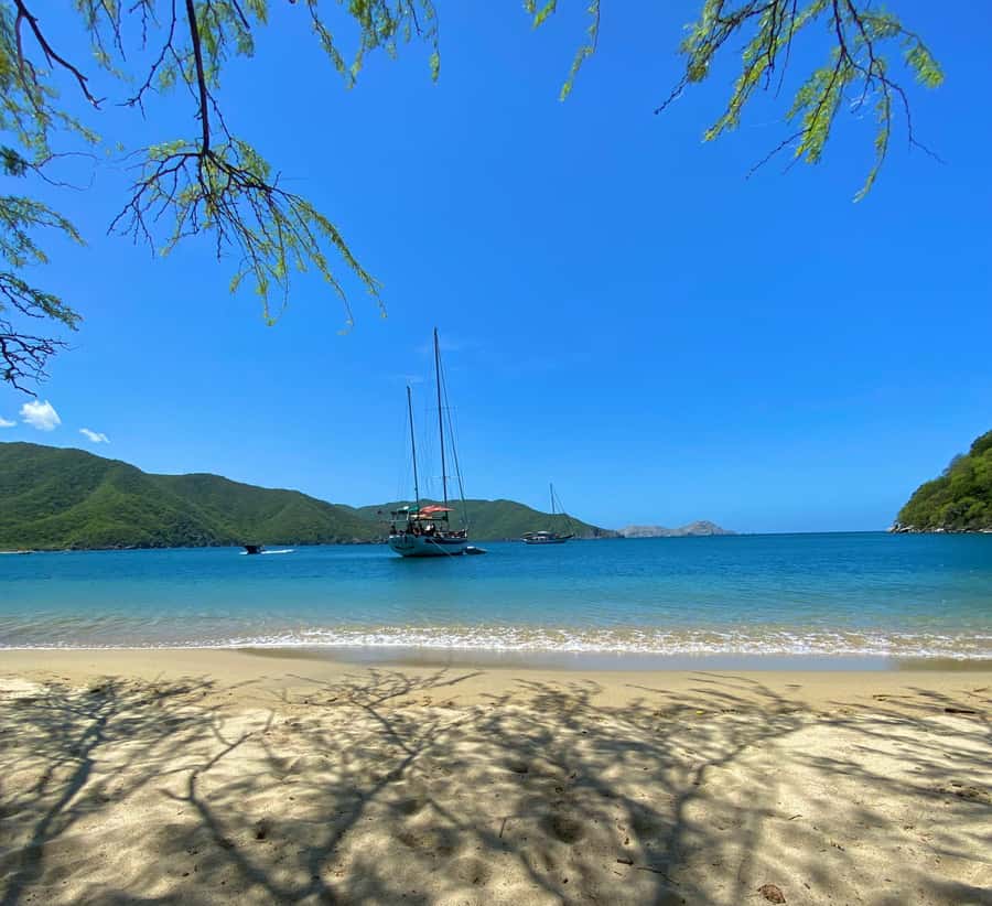 Santa Marta: Sailboat day tour to Tayrona Park - Lunch After You Land: What’s Included and What to Plan for