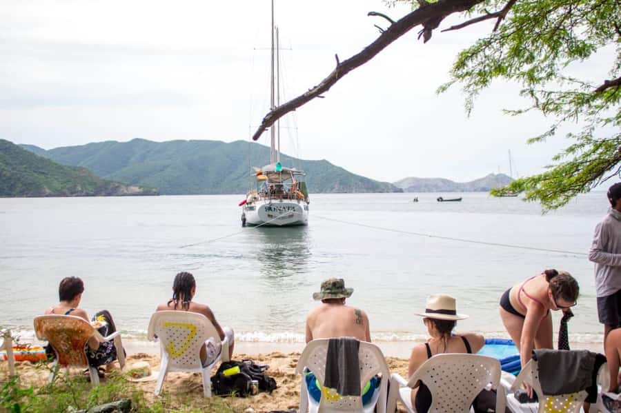 Santa Marta: Sailboat day tour to Tayrona Park - Coastal Views From the Deck: Taganga, Granate, and Aguja Island