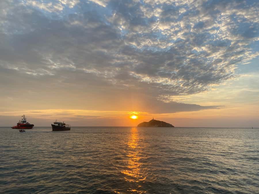 Santa Marta: Sunset Cruise Around the Bay - Key things that make this cruise worth your time