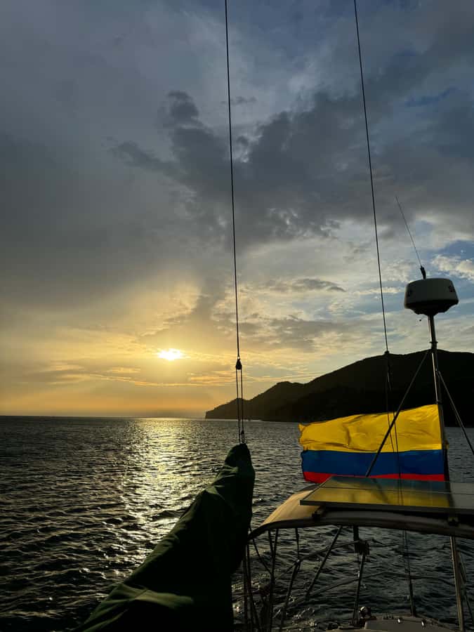Santa Marta: Sunset Cruise Around the Bay - Music and your mini private party on the water