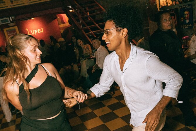 Saturday Night Bar Crawl in Cali, Colombia - How this 8:30 pm Cali bar crawl stays on track