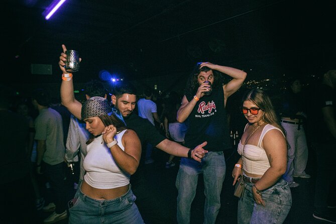 Saturday Night Bar Crawl in Cali, Colombia - Espacio 10-60: the three-floor finish with city views and cash-only cover