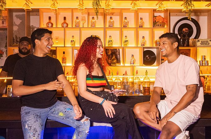 Saturday Night Bar Crawl in Santa Marta, Colombia - Stop 2: Blanco y Negro (El Mono Rojo) and the 2x1 Cocktail Deal