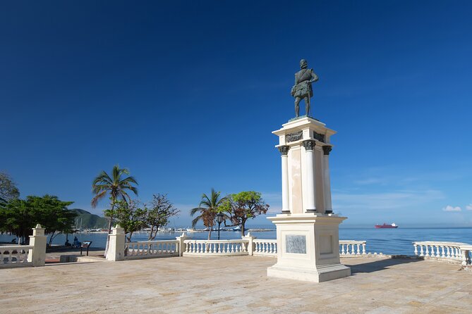 Self-Guided Audio Tour: the Pearl of America - Parque de Los Novios: The First Chapter and a Clean Ticket Check