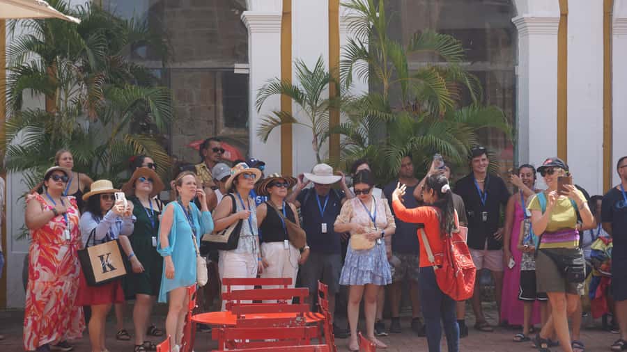 Shared Cartagena Old City Tour with Wireless Audio System - Plaza de la Aduana and trade center context: why commerce made the walls necessary