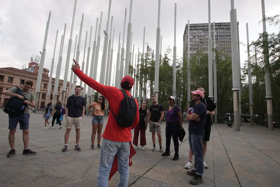 Shared Medellín Downtown Tour with Wireless Audio - First step: Botero Plaza to the Museo de Antioquia meetup