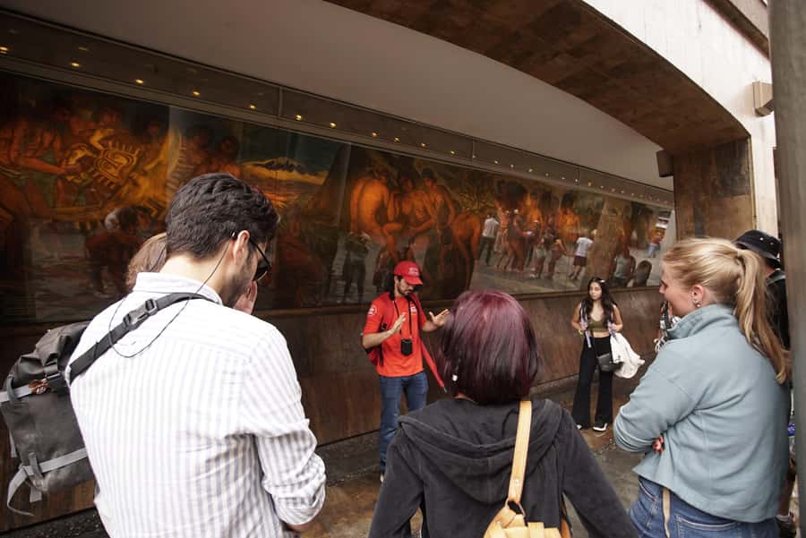 Shared Medellín Downtown Tour with Wireless Audio - Ticket-free stops and local recommendations that help your next meal