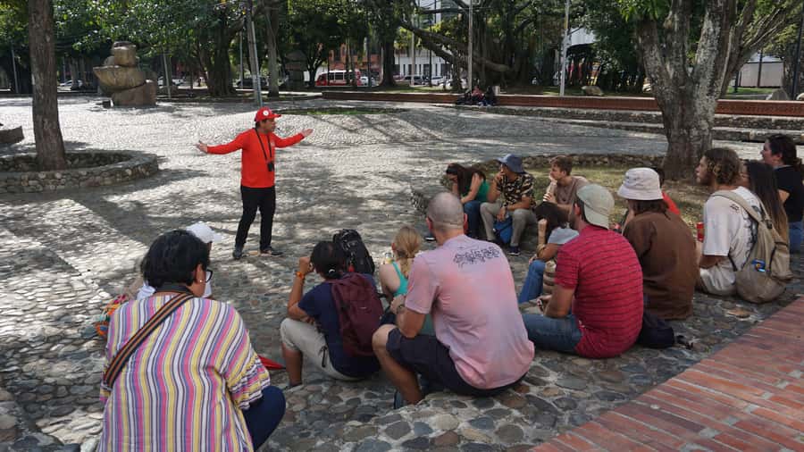 Shared Tour Cali's Salsa, Graffiti & Resistance Experience - Calle del Pecado: The Street of Flavor and the Joy Side of Resistance