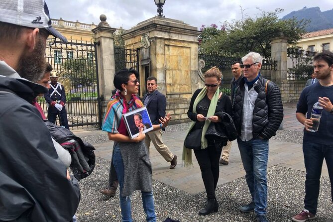 Shared Tour Colombian Conflict: war, drug trafficking and peace - Start point in Santa Fé, then a careful walk into the heart of downtown